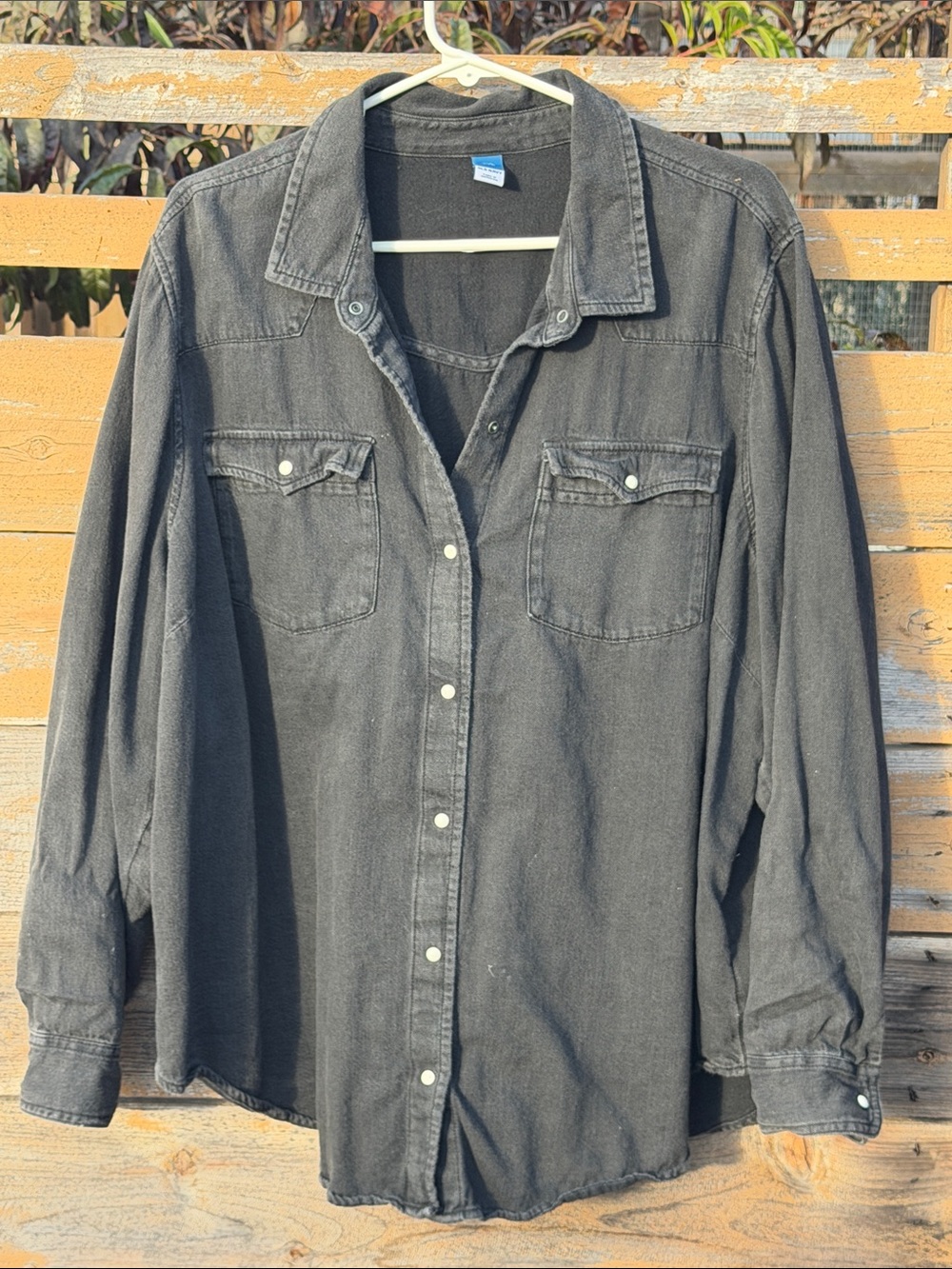 Women’s Dark Gray Button-Front Casual Shirt Cowgirl style